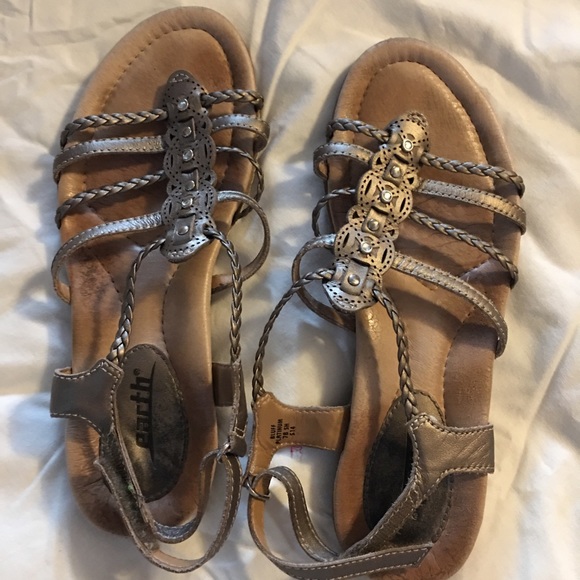 earth brand sandals